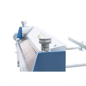 Plieuse manuelle Bernardo TBS 1500 Epaisseur de materiaux se regle facilement.